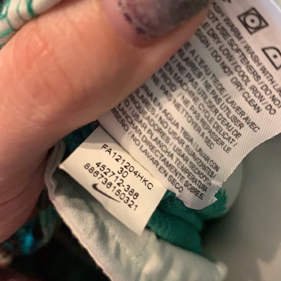 - Nike Golf Plaid Green Shorts - Picture 4 of 8